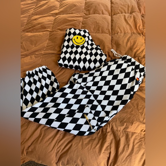 Aviator Nation Diamond Repeat Smiley 2 Embroidery Set - Picture 6 of 15